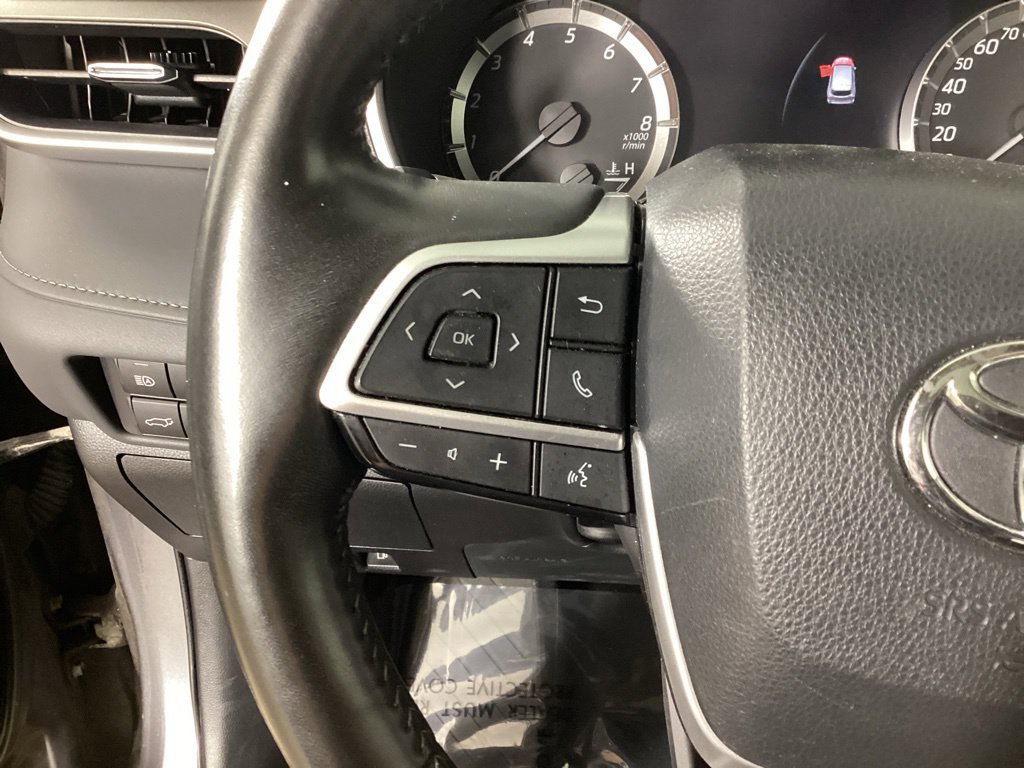 Used 2023 Toyota Highlander XLE AWD/4WD image 14