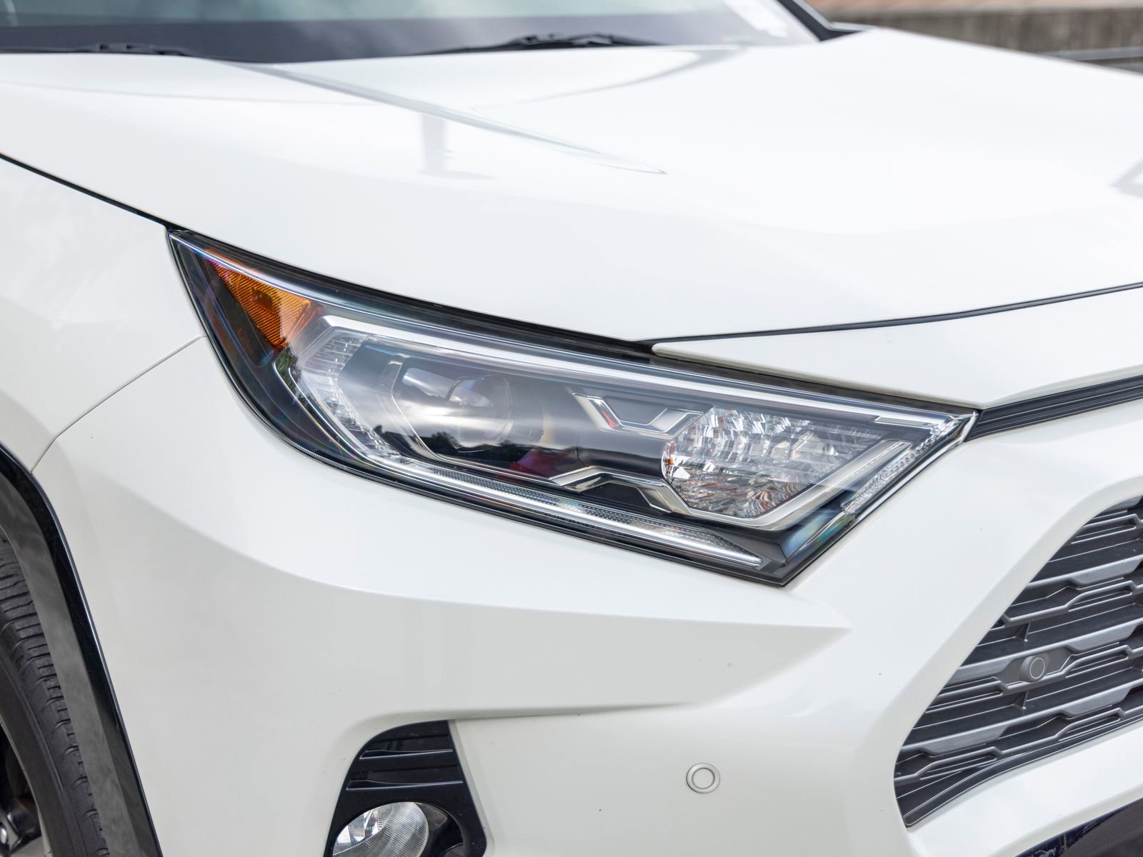 Used 2019 Toyota RAV4 XSE AWD/4WD image 15