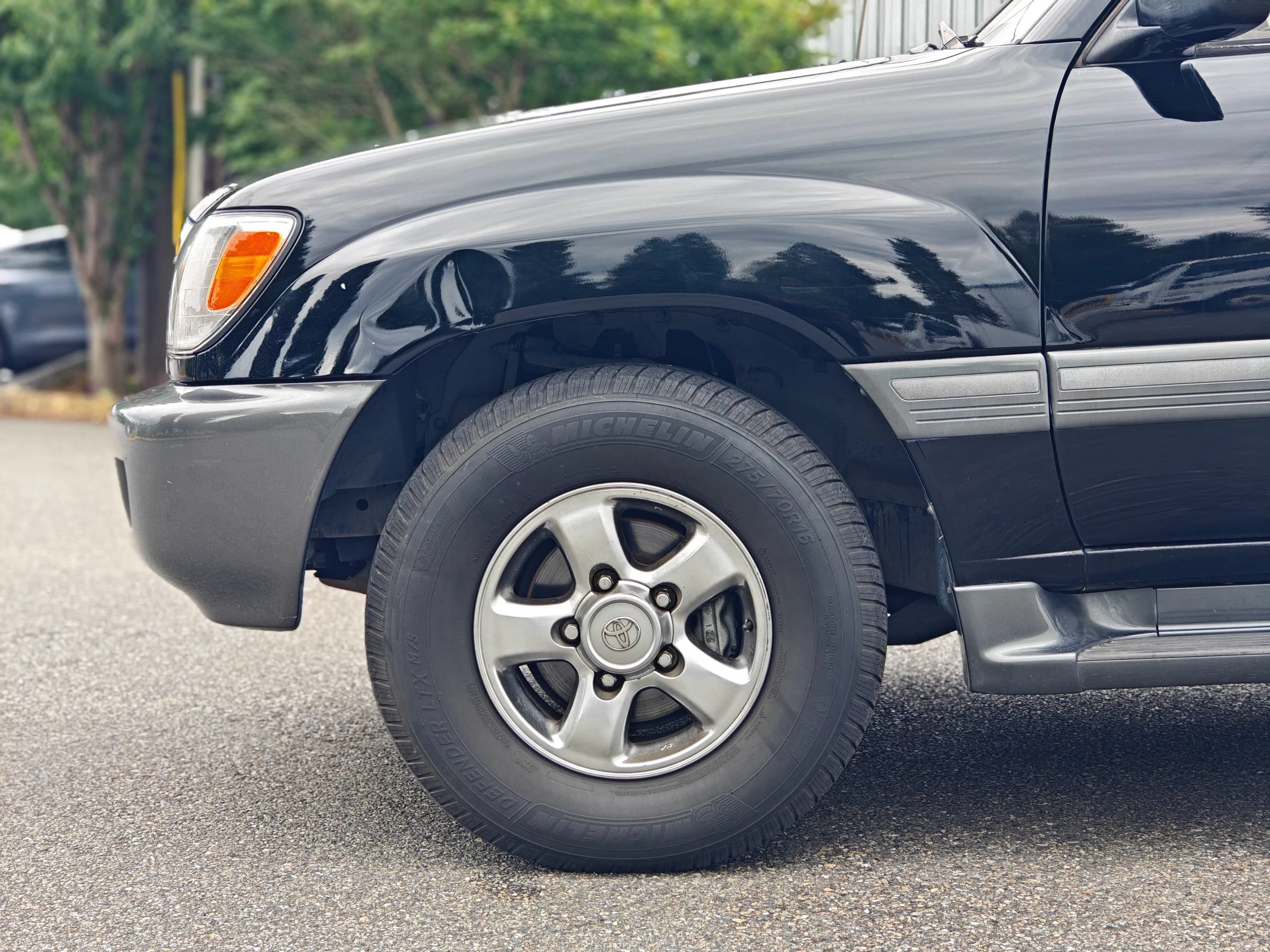 Used 2002 Toyota Land Cruiser AWD/4WD image 5