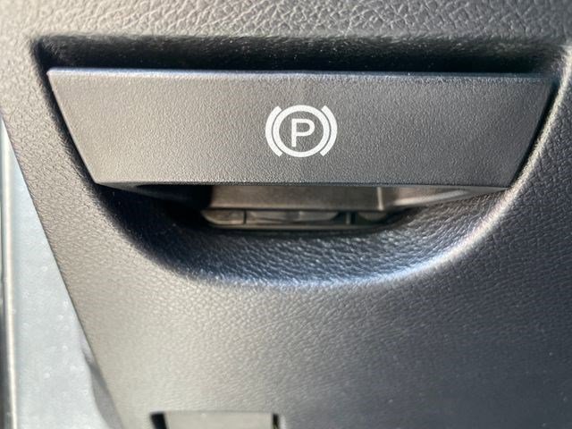 Used 2016 Dodge Challenger R/T Scat Pack w/ Leather Interior Group RWD image 32