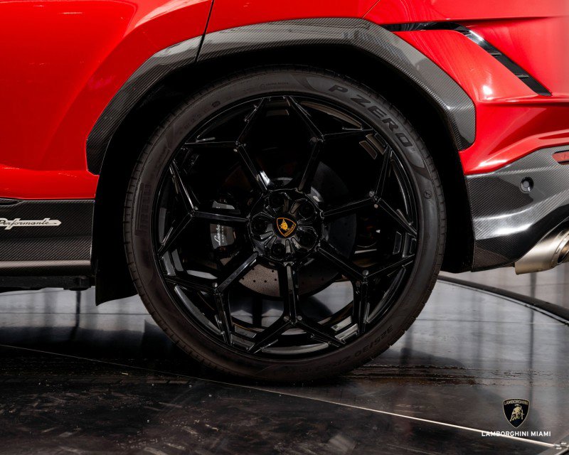 Used 2023 Lamborghini Urus Performante image 13