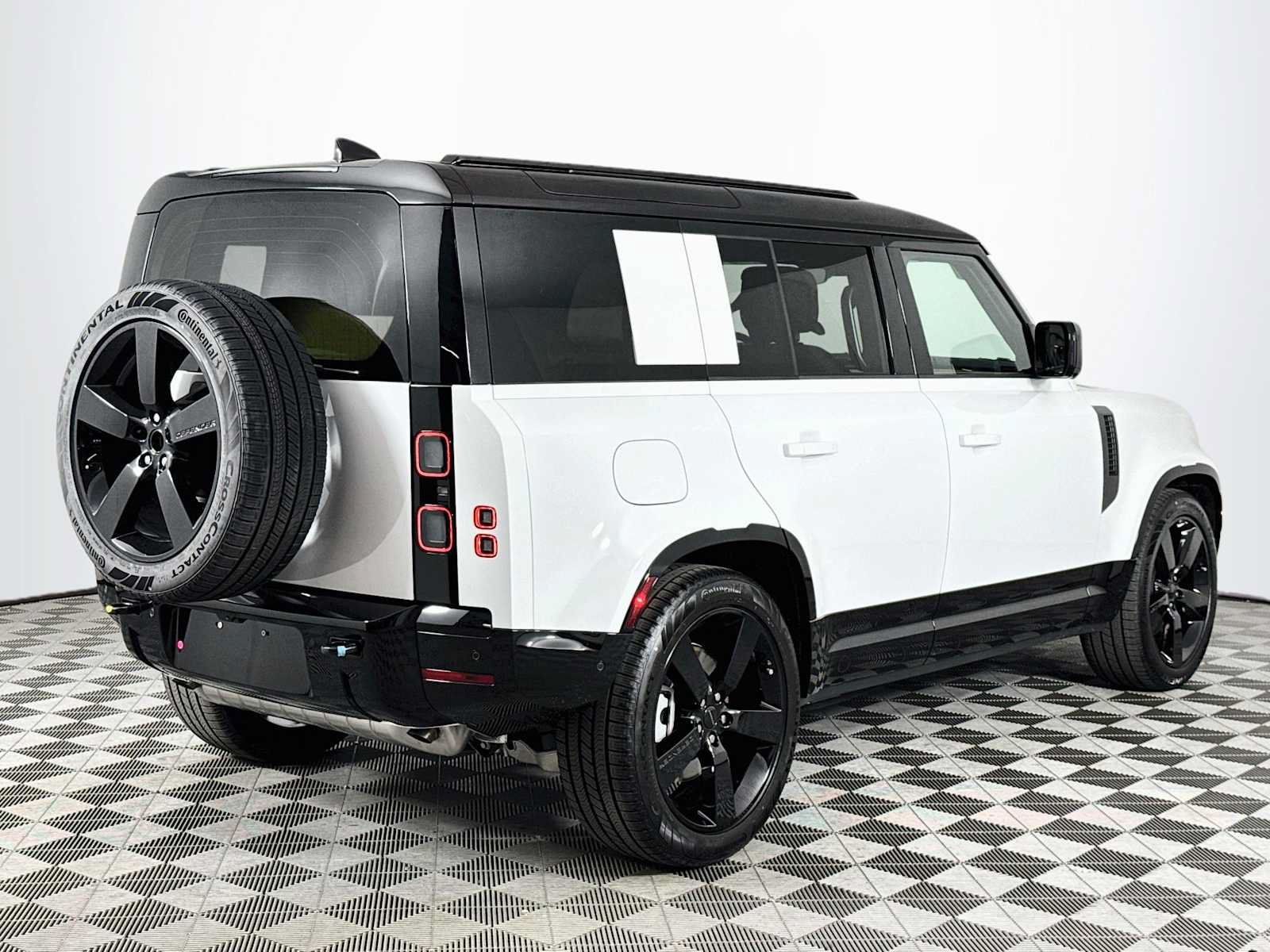 New 2026 Land Rover Defender 110 X-Dynamic SE AWD/4WD image 5