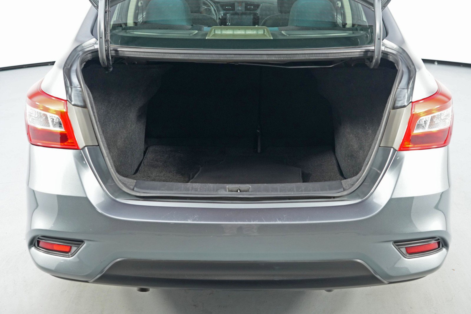 Used 2019 Nissan Sentra S image 9