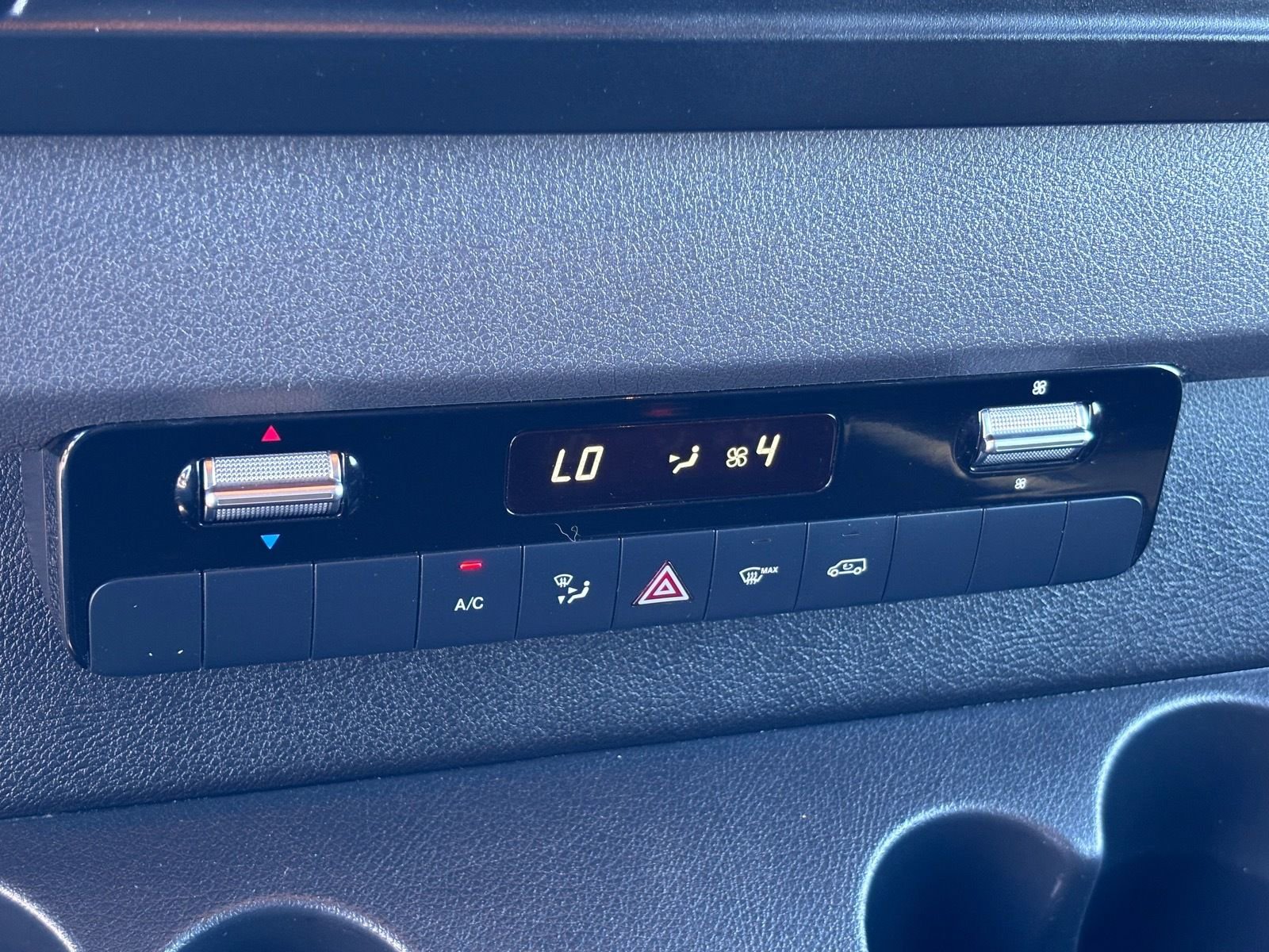 Used 2023 Mercedes-Benz Sprinter 2500 w/ Dashboard Charging Package image 30