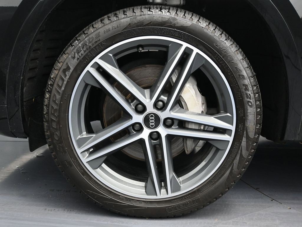 Used 2023 Audi Q5 e Premium w/ Convenience Package image 10