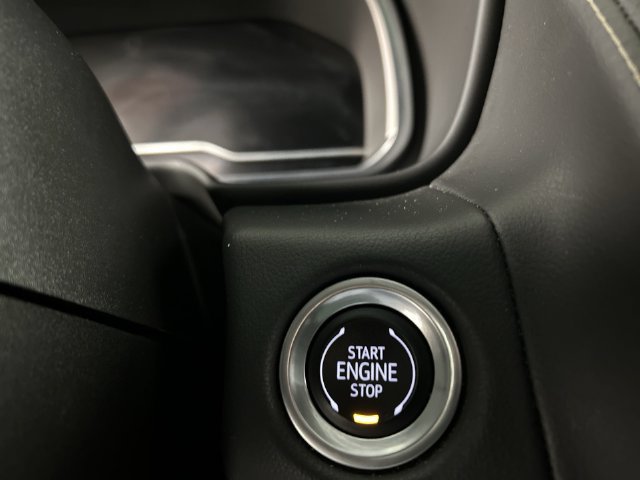 Used 2024 GMC Yukon XL SLT AWD/4WD image 14