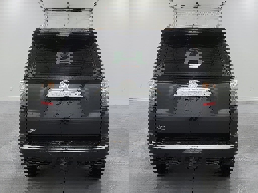 Used 2017 Toyota 4Runner Limited image 8