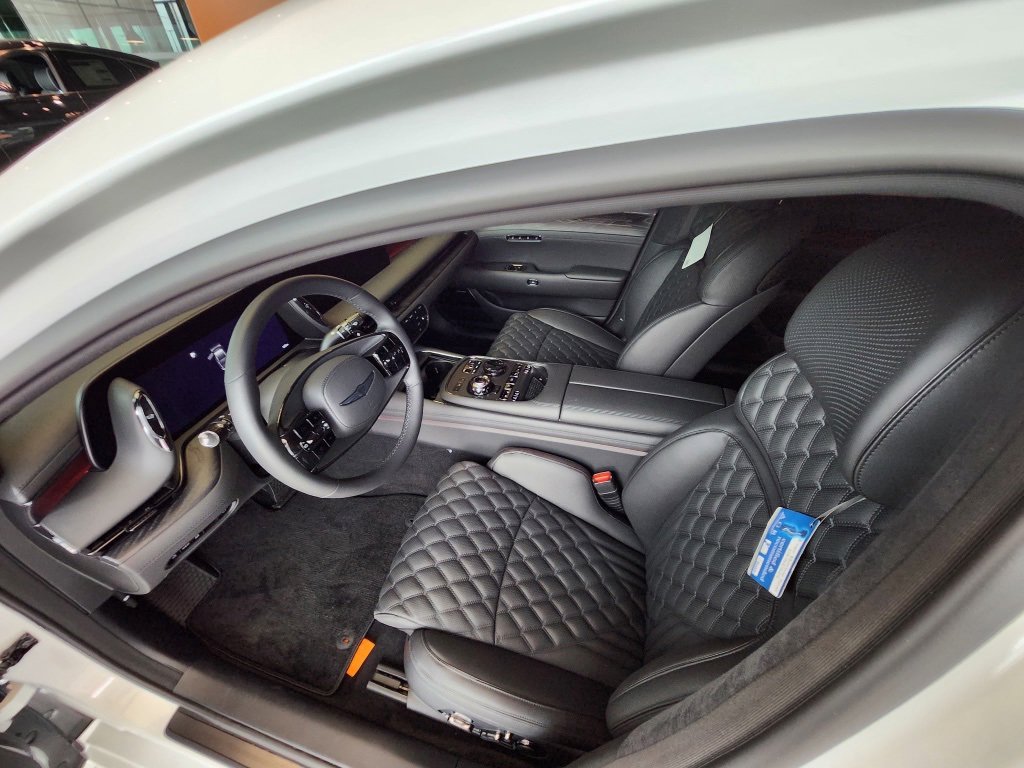 New 2026 Genesis G90 3.5T Prestige image 17