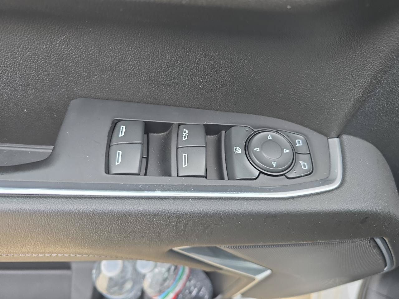 Used 2023 Chevrolet Silverado 1500 LT AWD/4WD image 19
