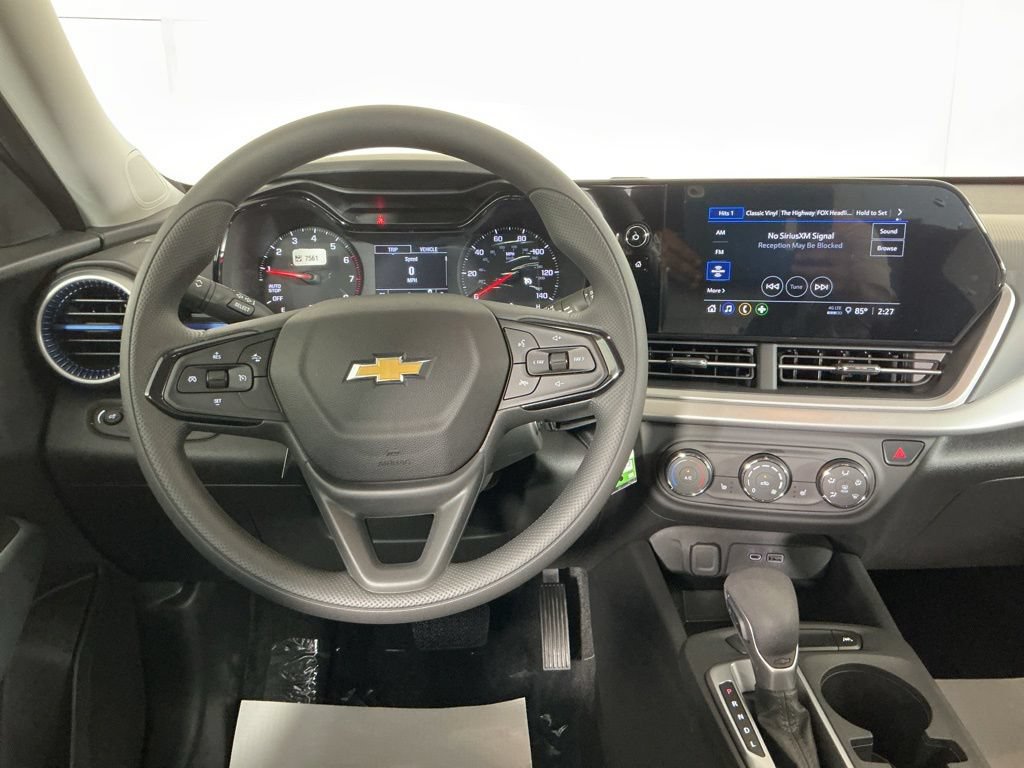 New 2026 Chevrolet Trax LS w/ LS Convenience Package FWD image 14