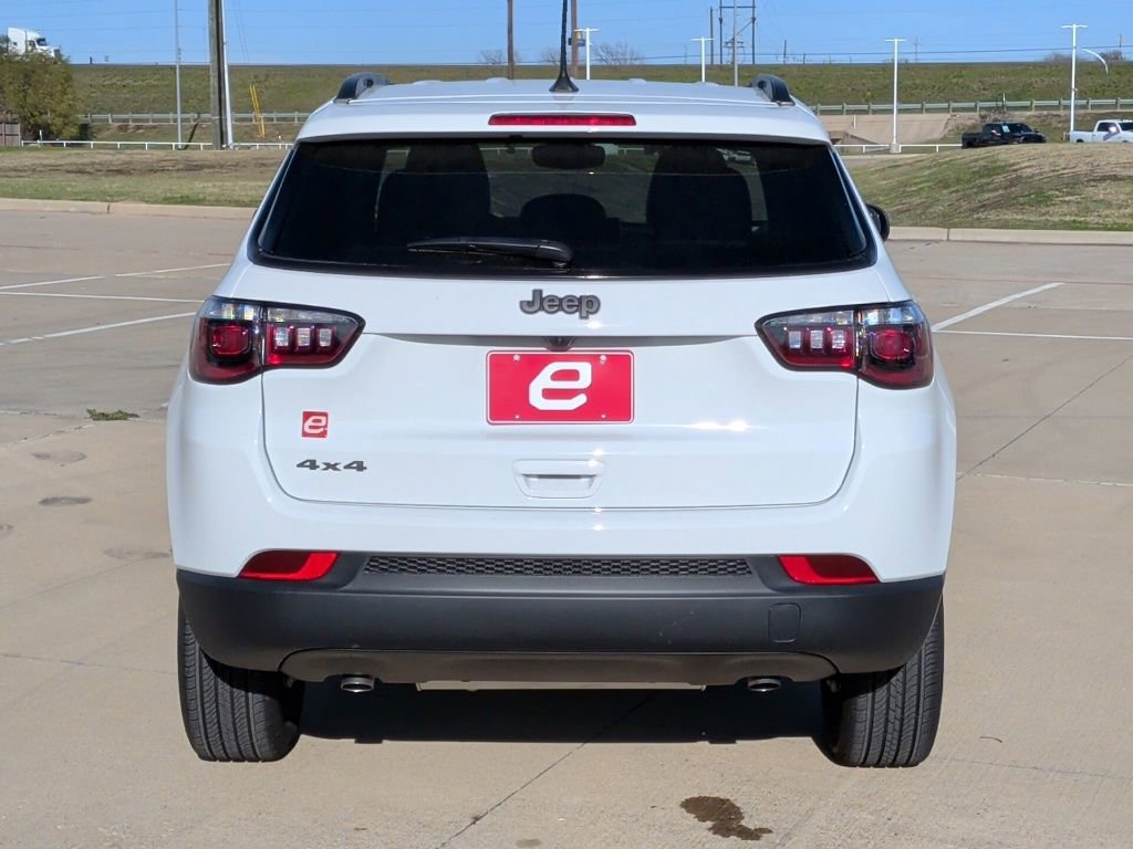 New 2026 Jeep Compass Altitude image 7