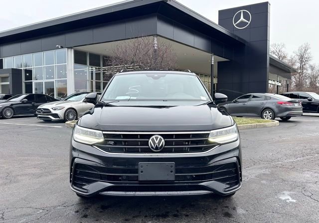 Used 2022 Volkswagen Tiguan SE R-Line image 2