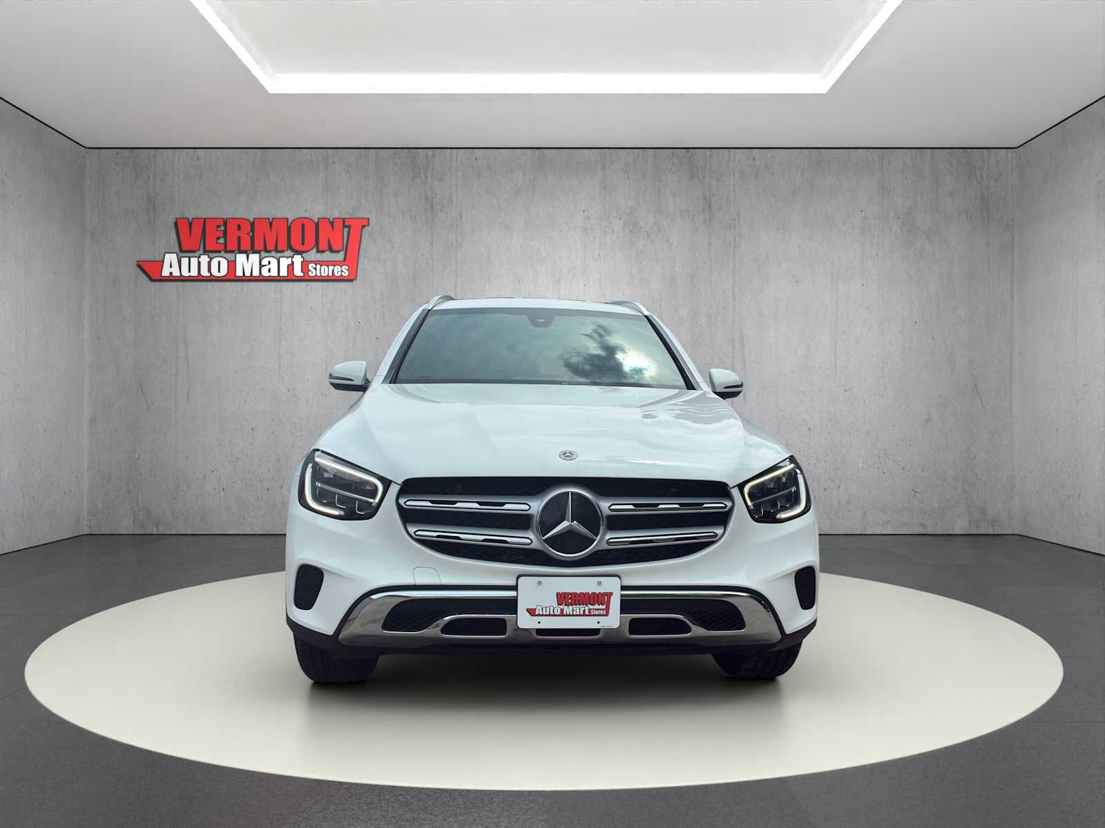 Used 2020 Mercedes-Benz GLC 300 4MATIC image 2