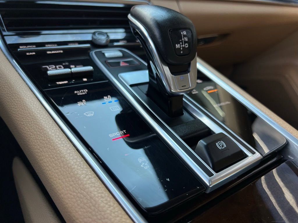 Used 2018 Porsche Panamera 4 image 54
