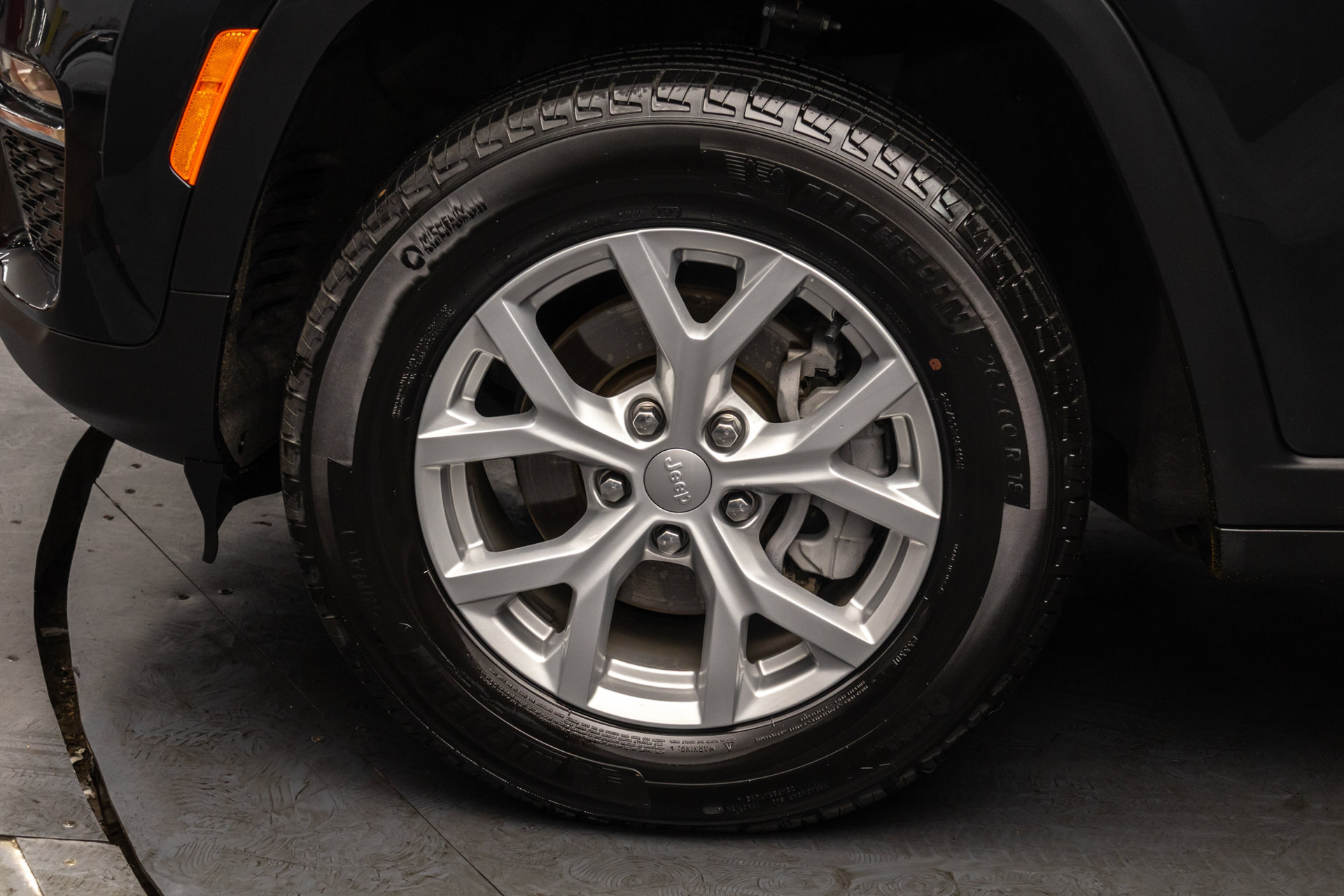 Used 2023 Jeep Grand Cherokee Limited AWD/4WD image 45