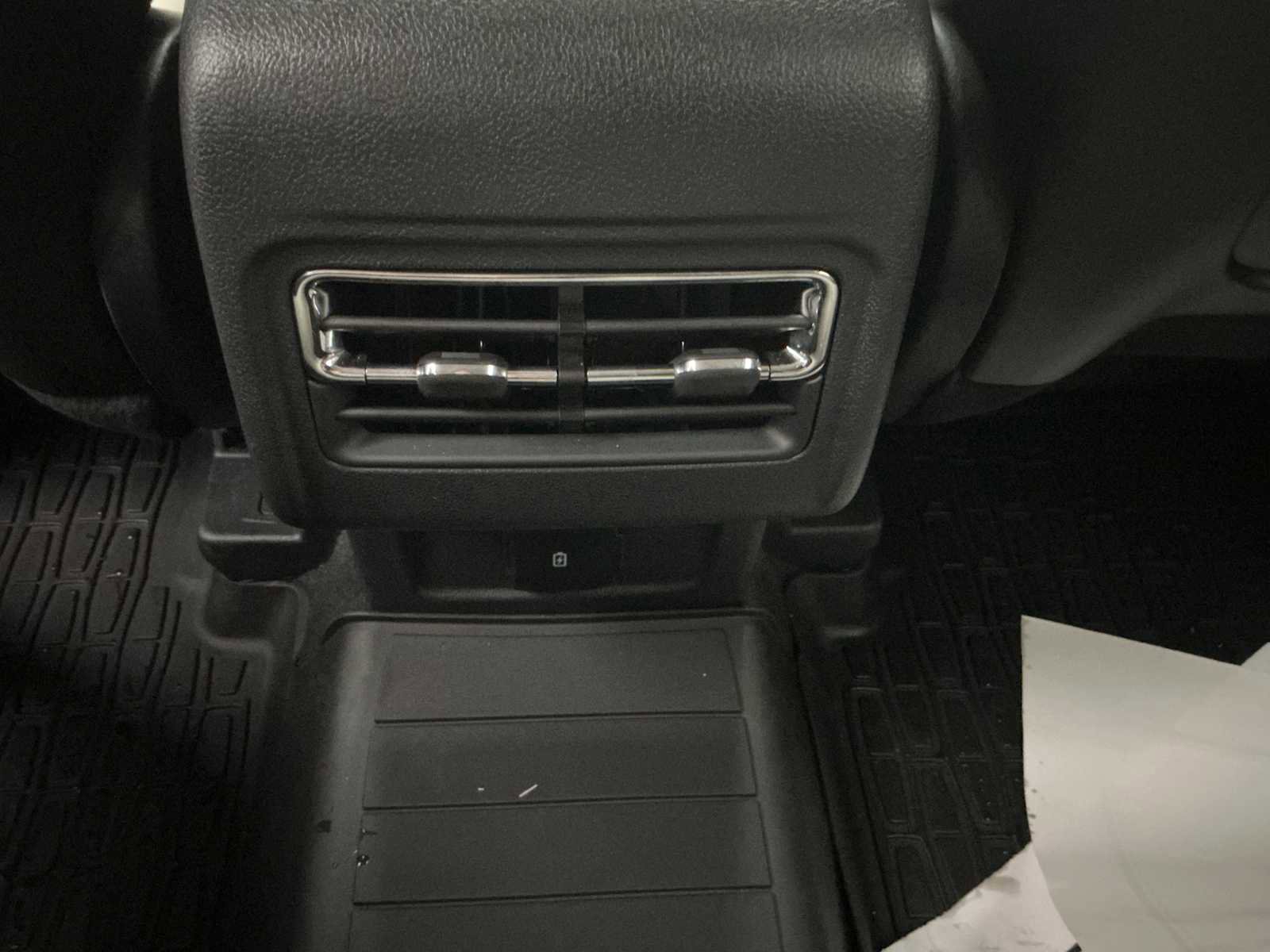 Used 2025 Lincoln Corsair AWD image 16