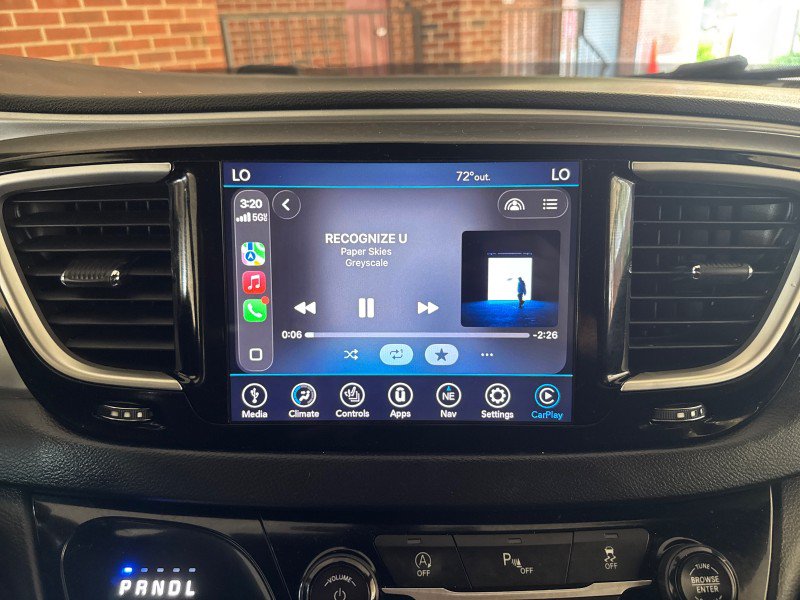 Used 2020 Chrysler Pacifica Touring w/ S Appearance Package FWD image 18