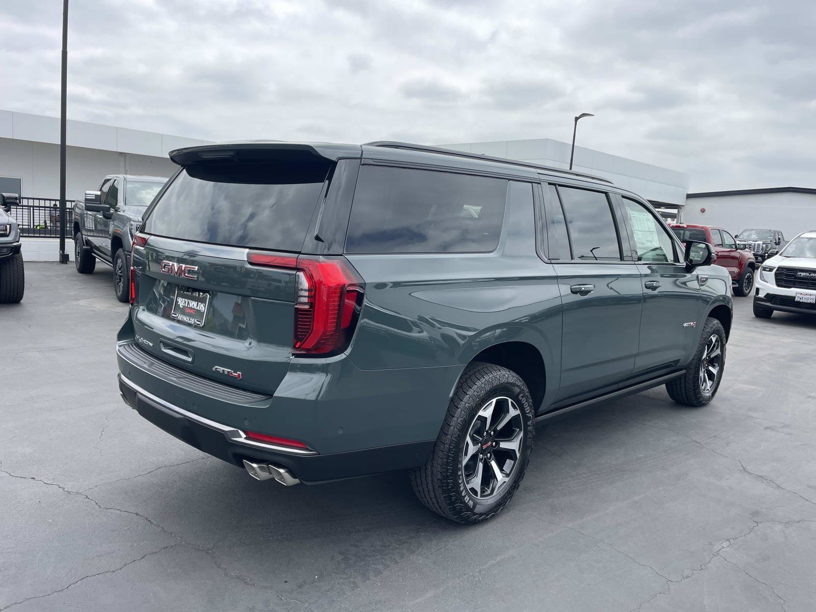 New 2026 GMC Yukon XL AT4 w/ AT4 Premium Package AWD/4WD image 5