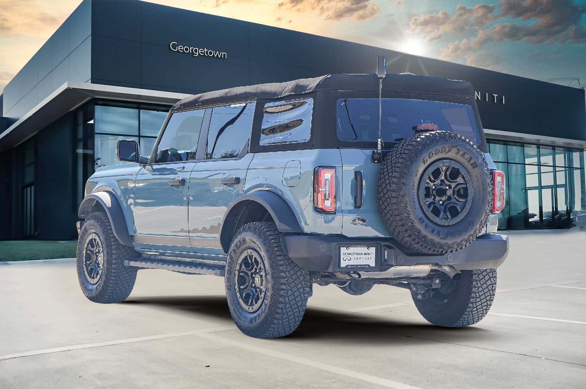 Used 2023 Ford Bronco Wildtrak image 6