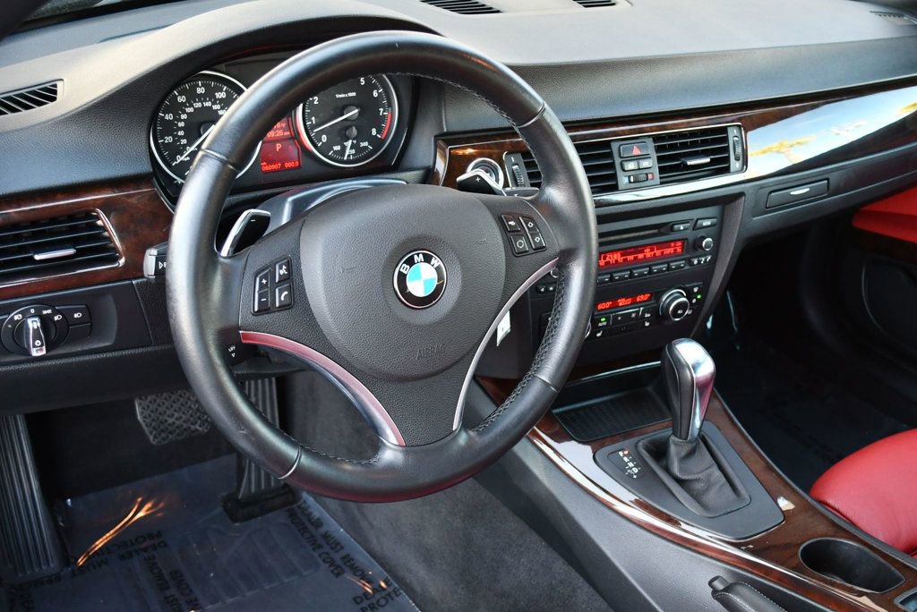 Used 2011 BMW 335i Convertible image 62
