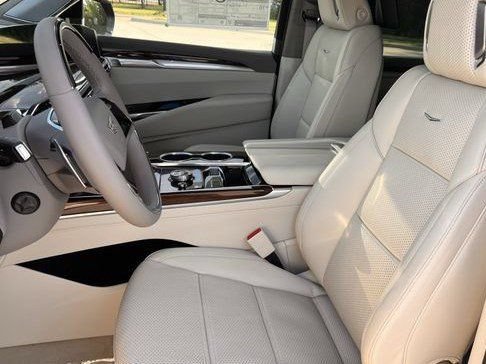 New 2026 Cadillac Escalade ESV Platinum Luxury AWD/4WD image 20