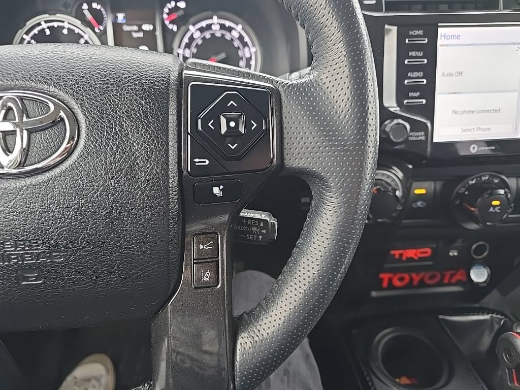 Used 2021 Toyota 4Runner TRD Off-Road Premium w/ Moonroof Package AWD/4WD image 17