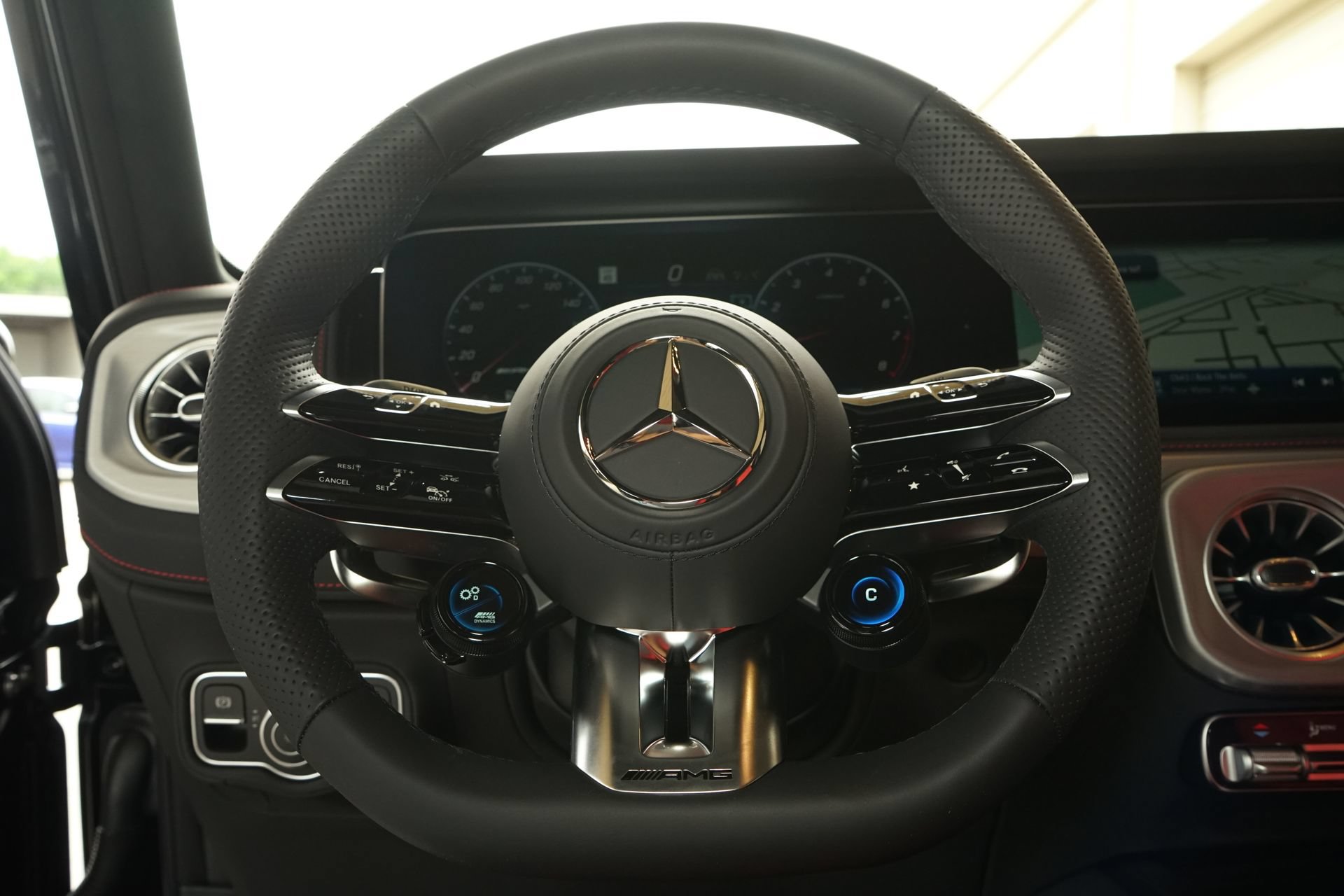 Used 2025 Mercedes-Benz G 63 AMG 4MATIC image 13