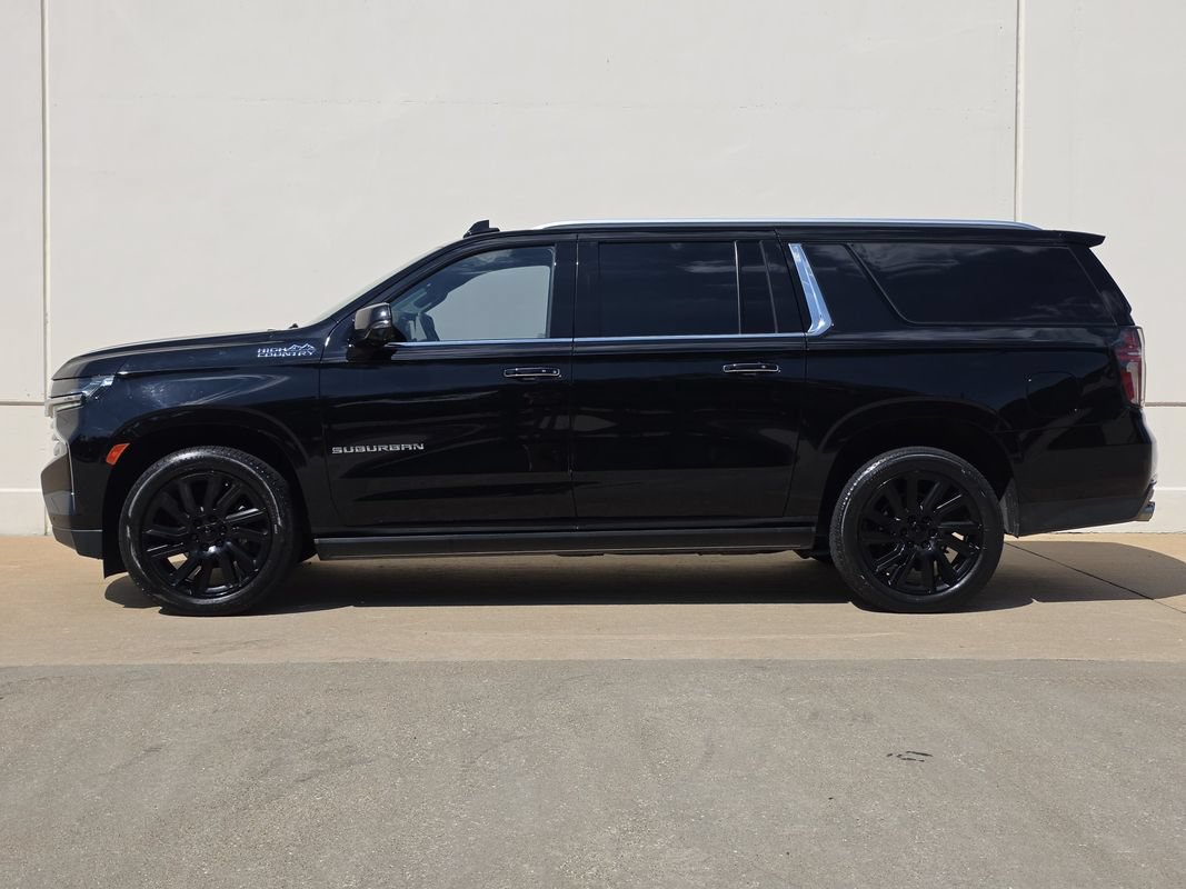 Used 2021 Chevrolet Suburban High Country RWD image 2