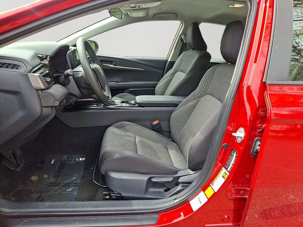 Used 2025 Toyota Camry LE FWD image 14