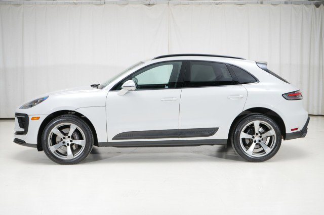 Used 2023 Porsche Macan image 2