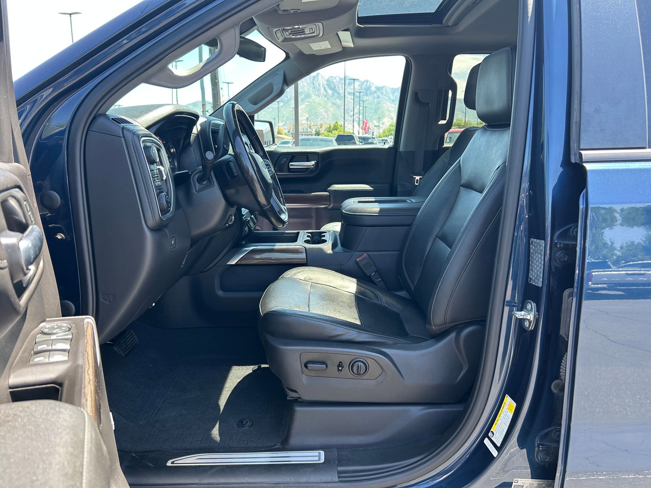 Used 2019 Chevrolet Silverado 1500 LT Trail Boss AWD/4WD image 12