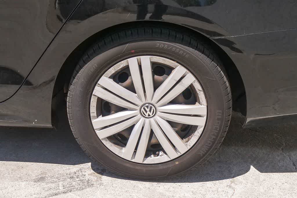 Used 2017 Volkswagen Jetta S w/ Jetta S Cold Weather Package FWD image 6