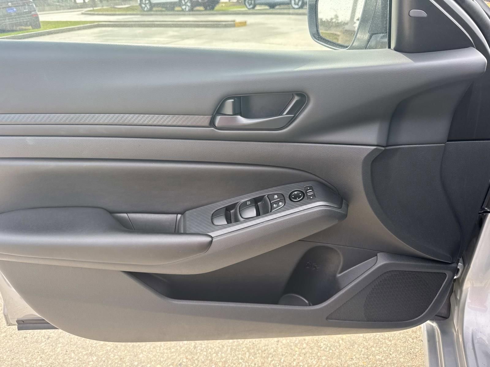 Used 2024 Nissan Altima 2.5 S image 19