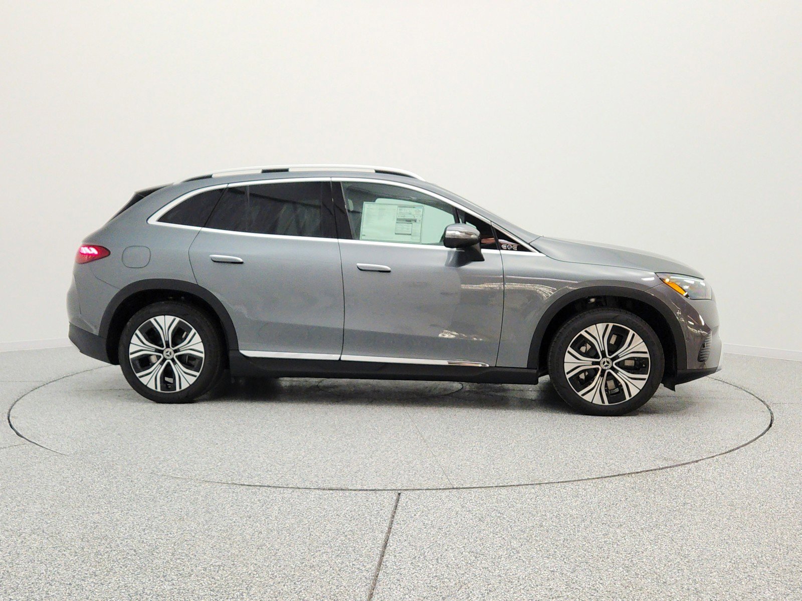 New 2026 Mercedes-Benz EQE 320 4MATIC SUV image 4