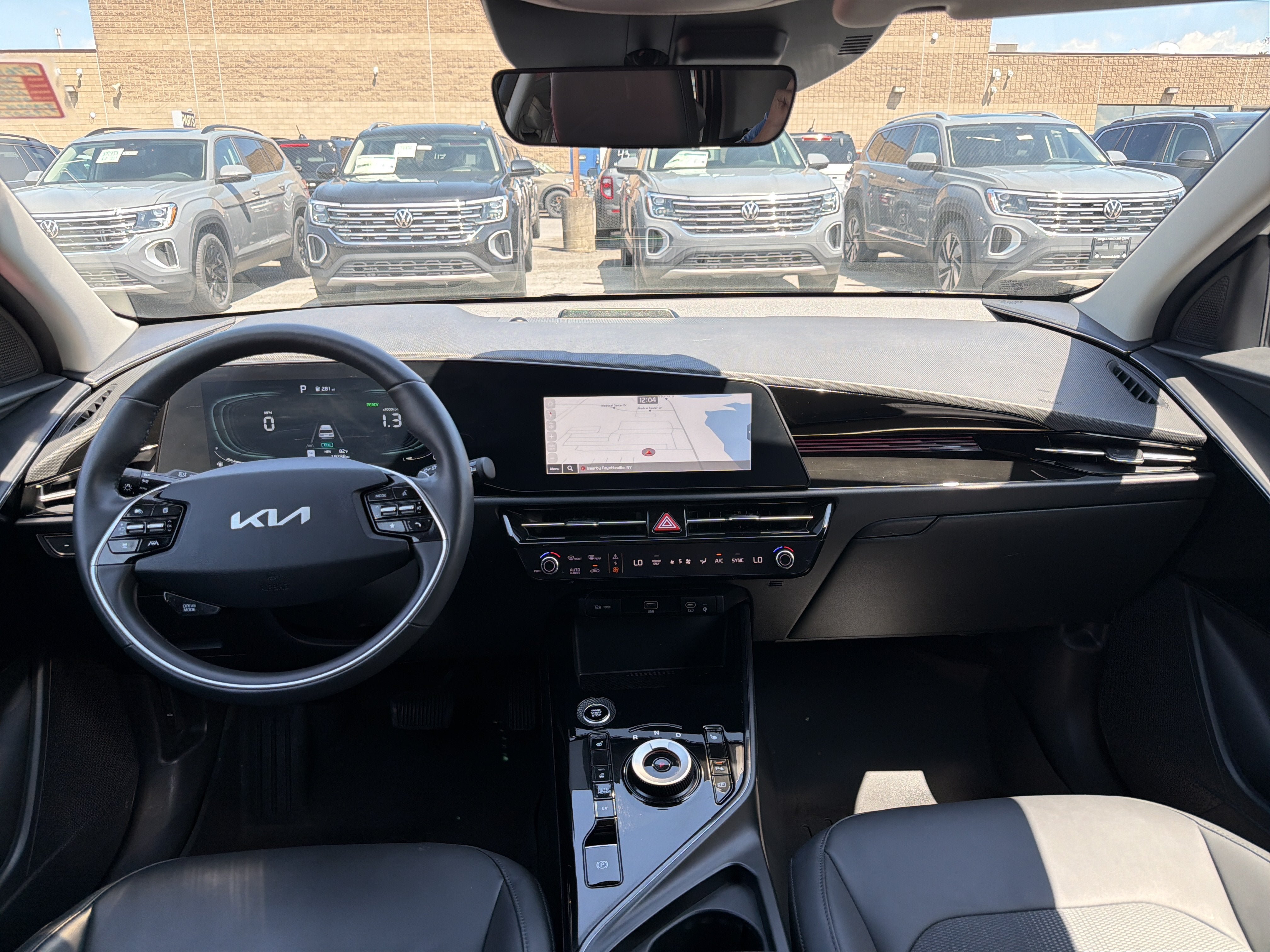 Used 2024 Kia Niro EX w/ EX Cold Weather Package FWD image 10