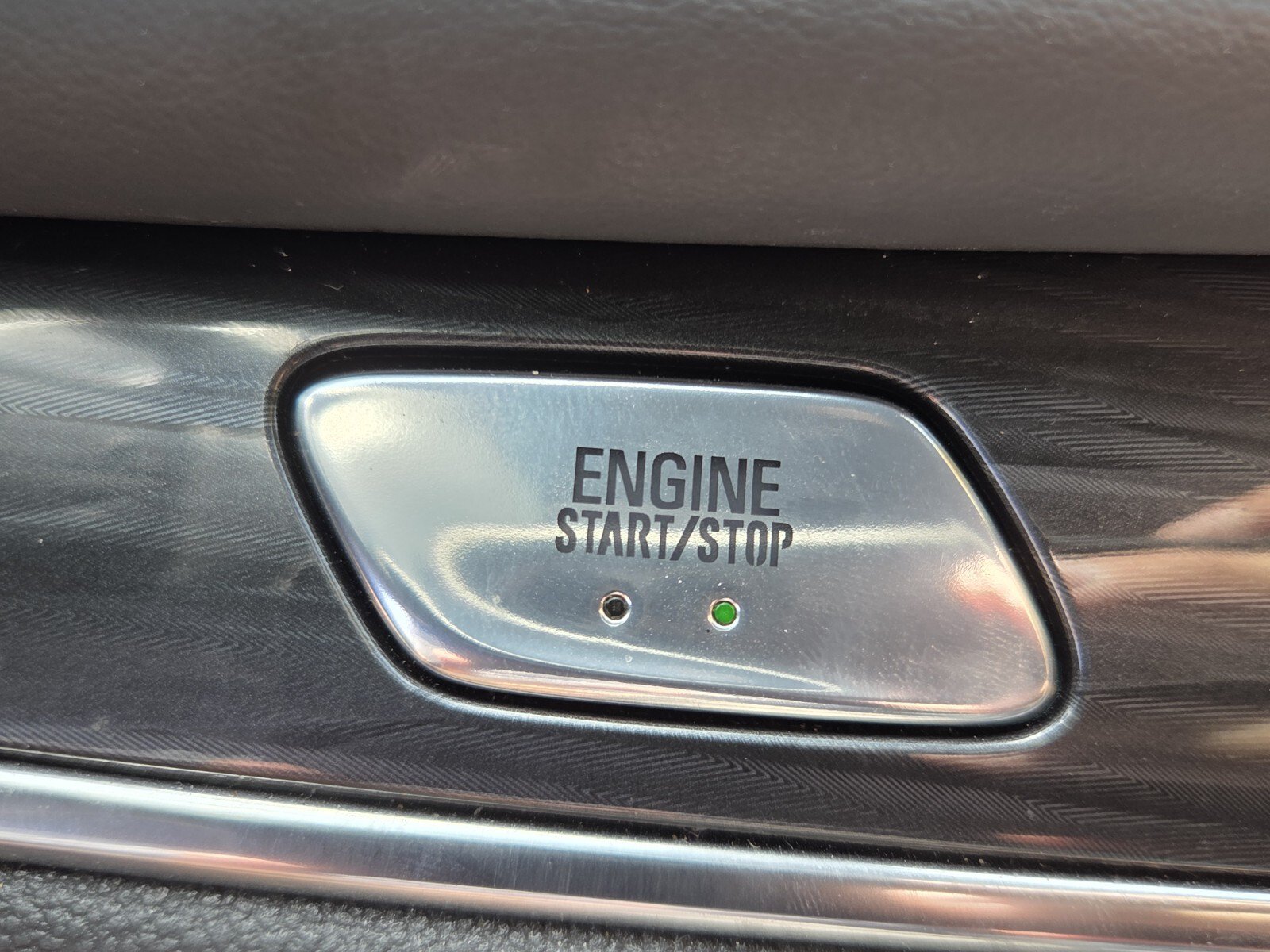Used 2023 Buick Enclave Essence FWD image 31