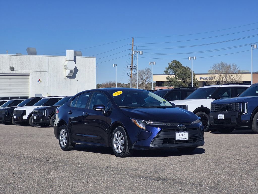 Used 2024 Toyota Corolla LE image 2