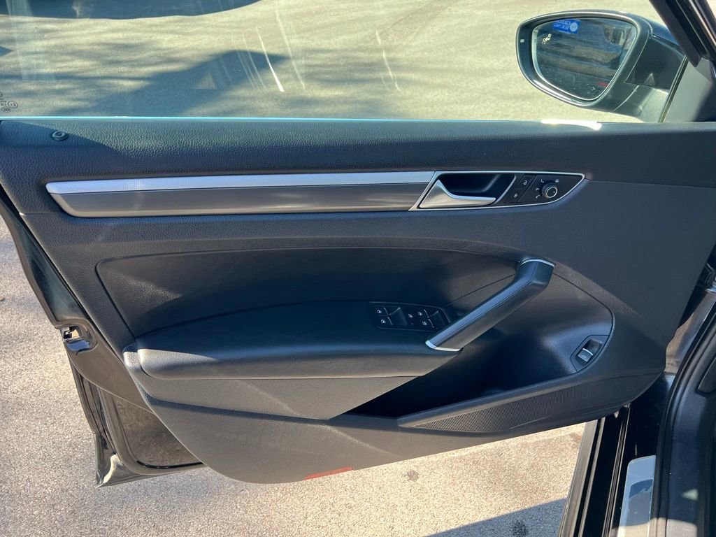 Used 2017 Volkswagen Passat 1.8T R-Line image 14