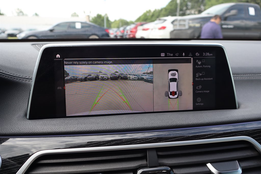 Used 2020 BMW 740i w/ M Sport Package RWD image 32