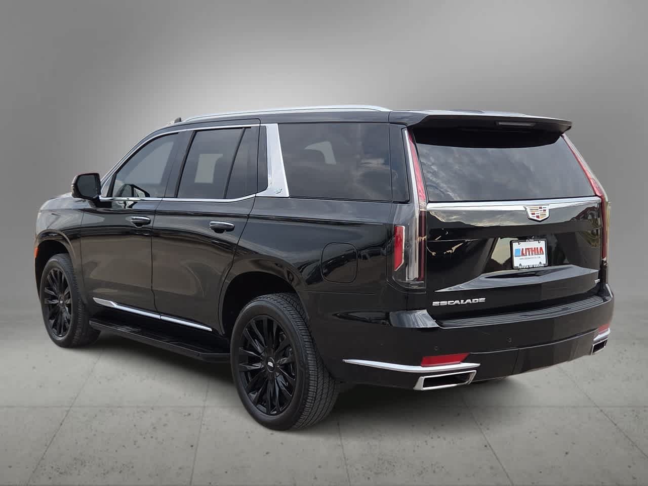 Used 2024 Cadillac Escalade Premium Luxury RWD image 6