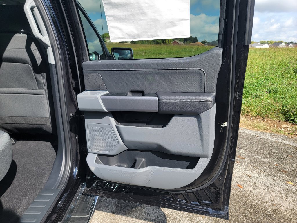 New 2025 Ford F150 XLT image 31