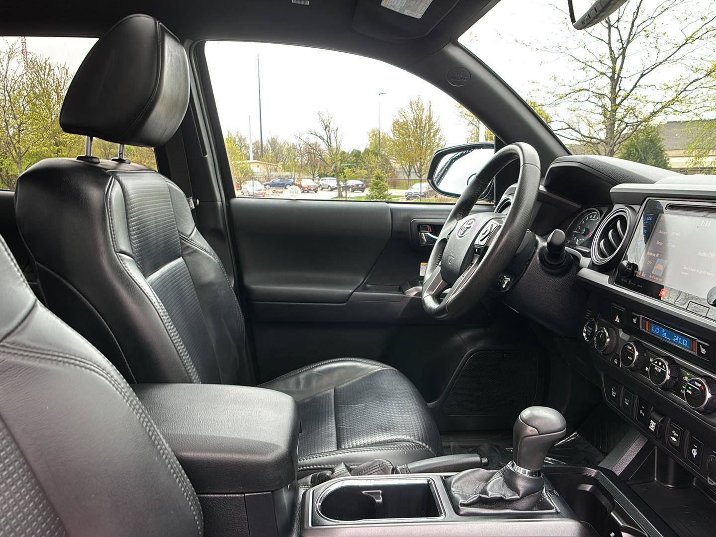 Used 2019 Toyota Tacoma TRD Off-Road AWD/4WD image 23