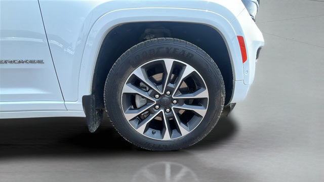 Used 2023 Jeep Grand Cherokee L Overland AWD/4WD image 31
