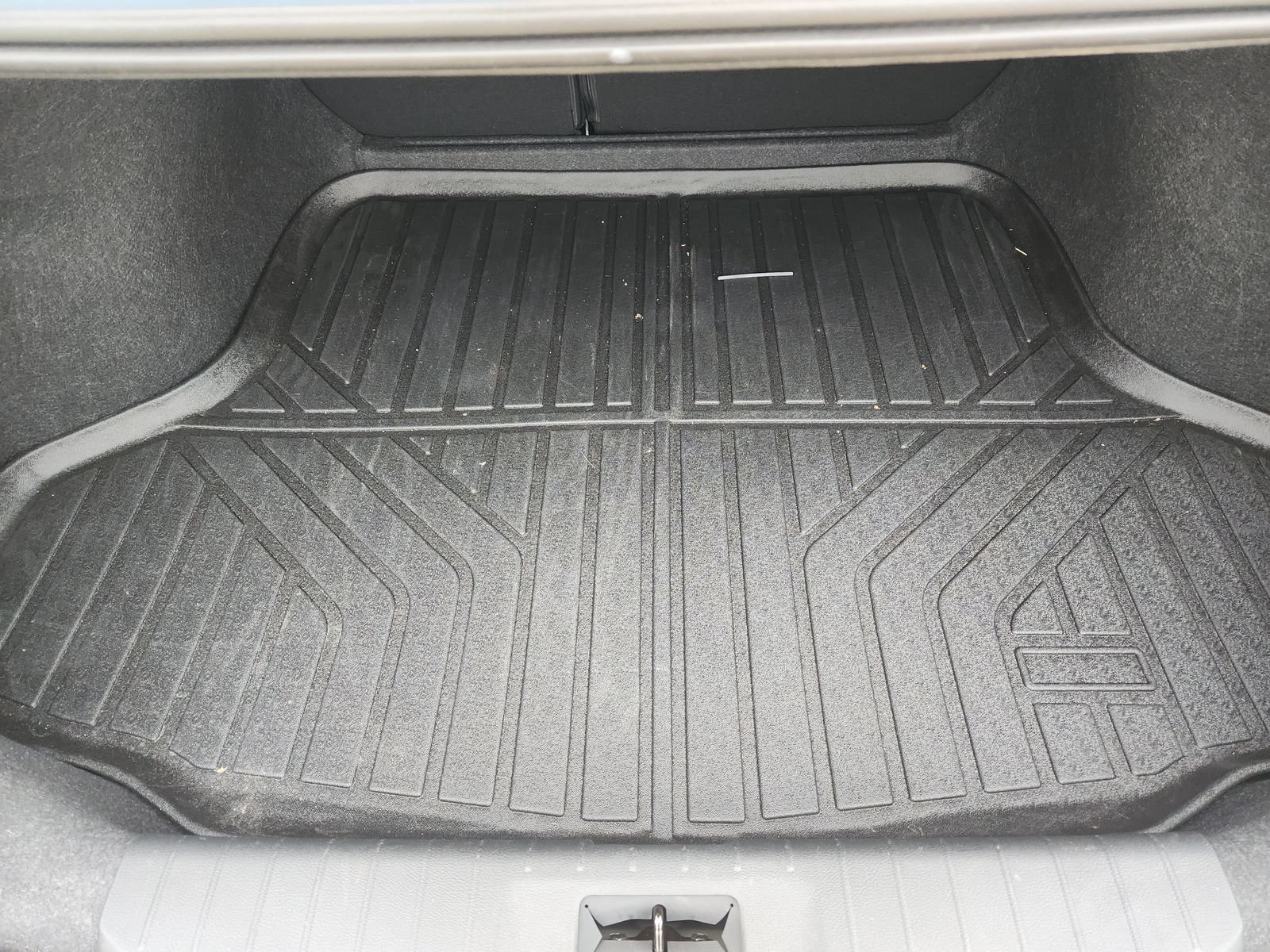 Certified 2025 Nissan Sentra SR FWD image 35