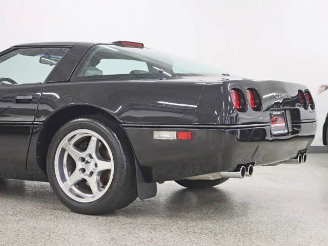 Used 1990 Chevrolet Corvette ZR-1 image 13