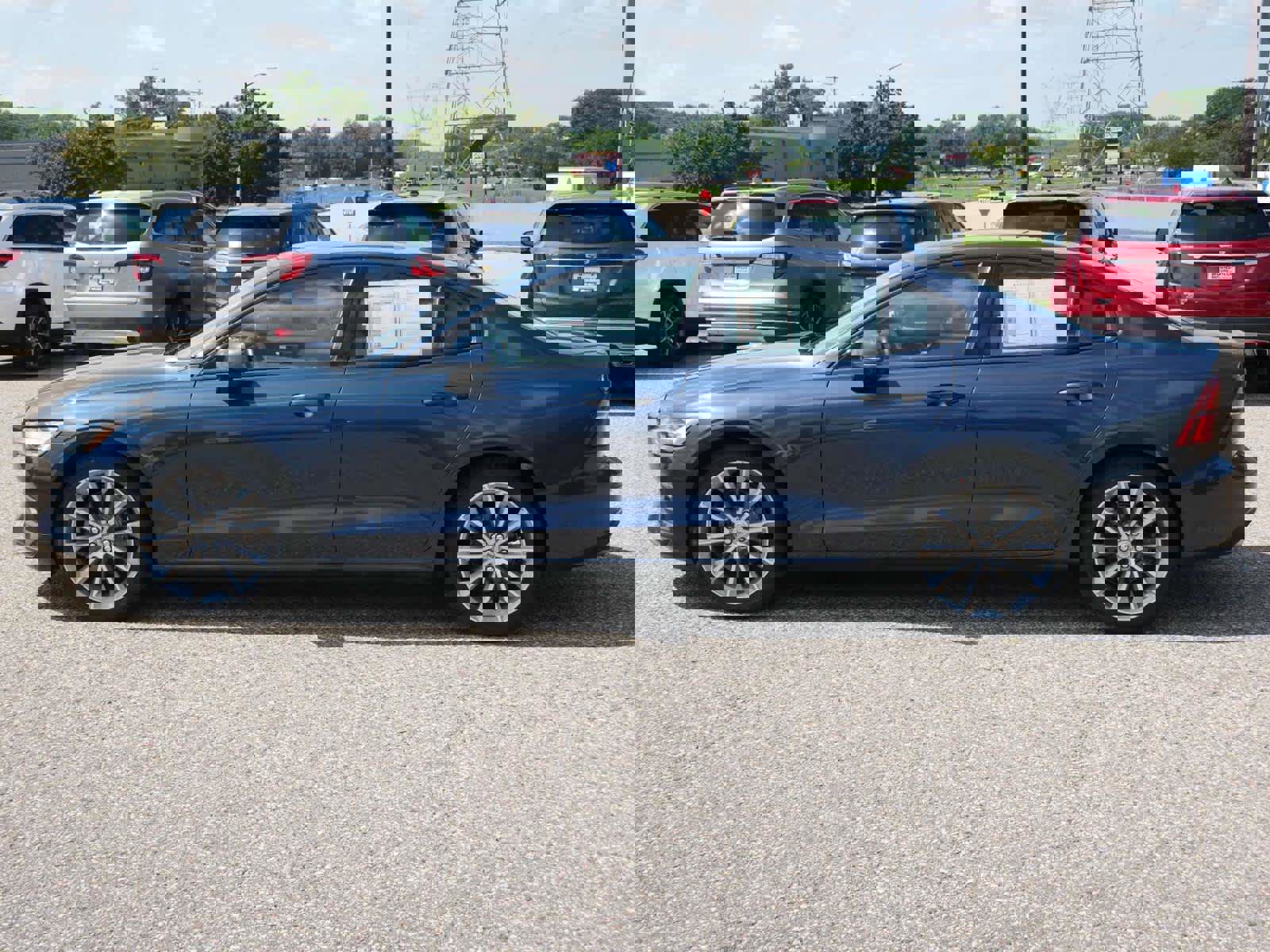 Used 2021 Volvo S60 T5 Momentum image 4