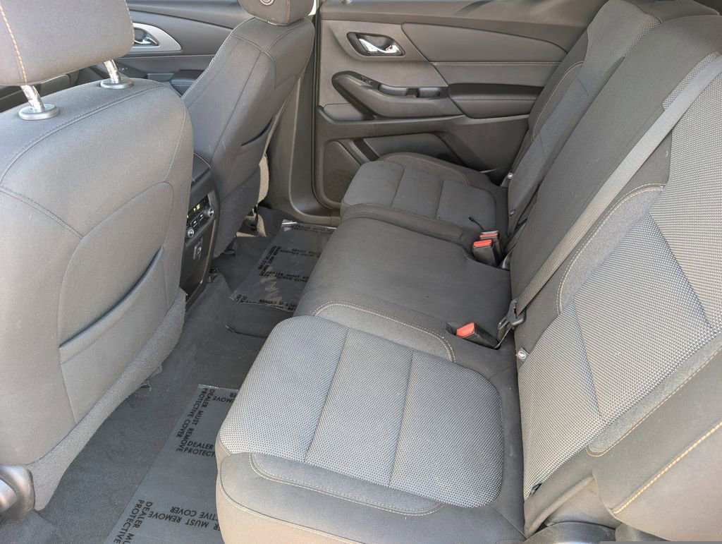 Used 2021 Chevrolet Traverse LS image 27