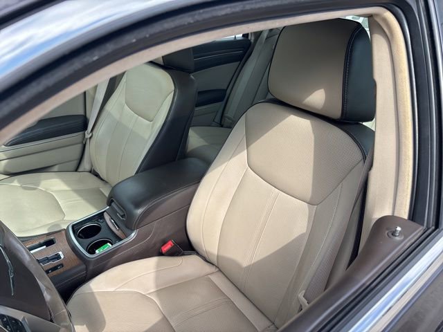 Used 2012 Chrysler 300 C Luxury Series image 11