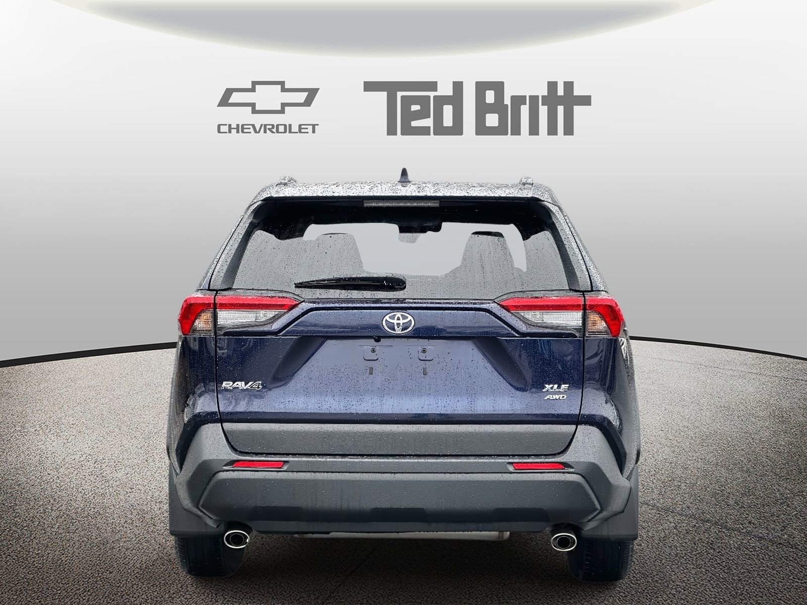 Used 2023 Toyota RAV4 XLE w/ Convenience Package image 5