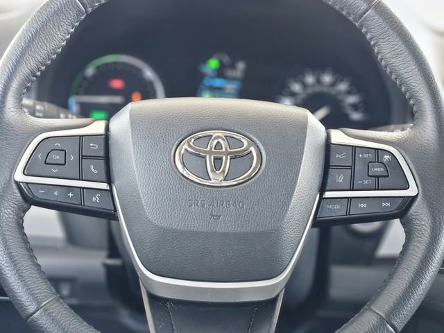 Used 2023 Toyota Sienna XLE image 16
